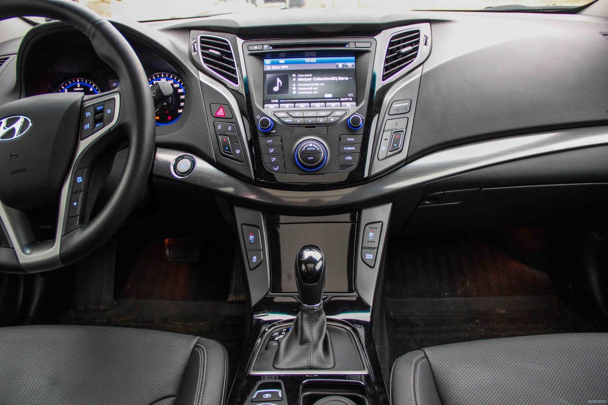 Hyundai Hyundai i40 салон