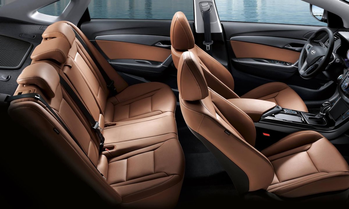 Хендай i40 универсал салон