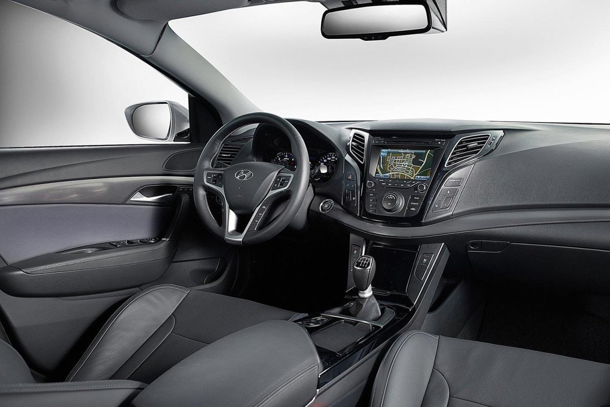 Хендай i40 седан салон