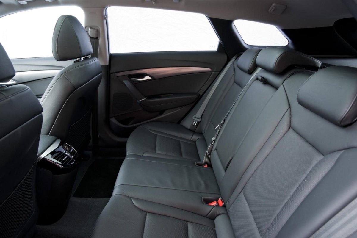 Хендай i40 универсал салон