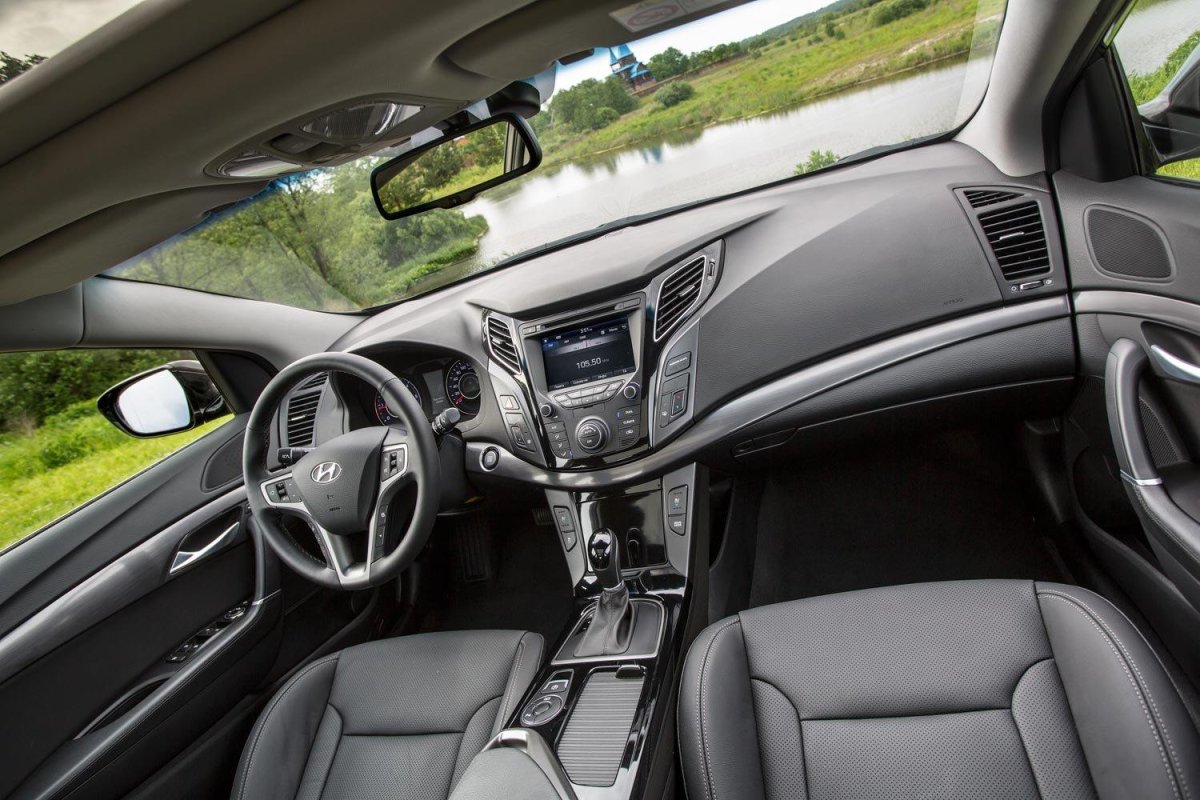 Хендай ай 40 седан салон