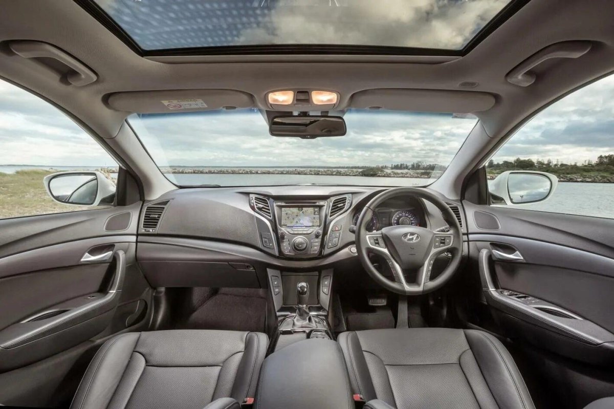 Hyundai i40 с панорамной крышей