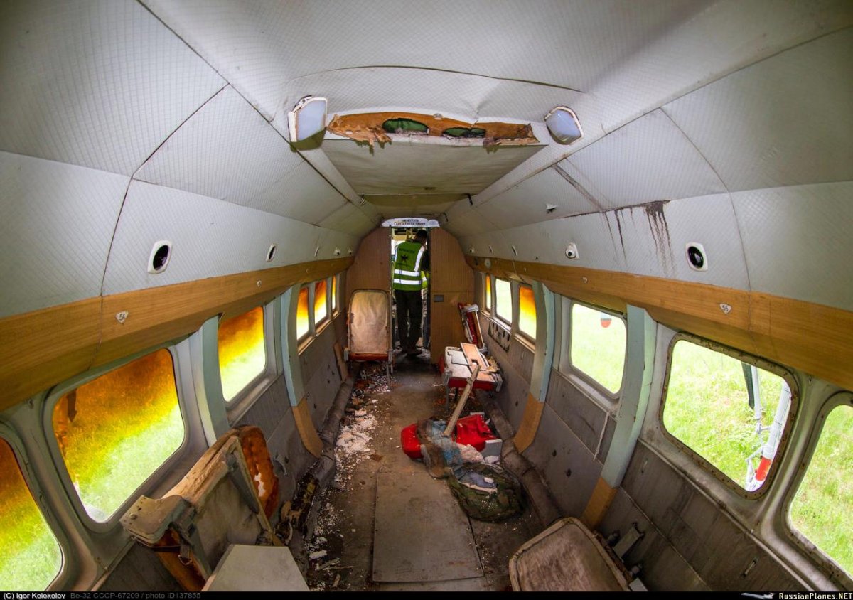 Ту-134 пассажирский самолёт внутри