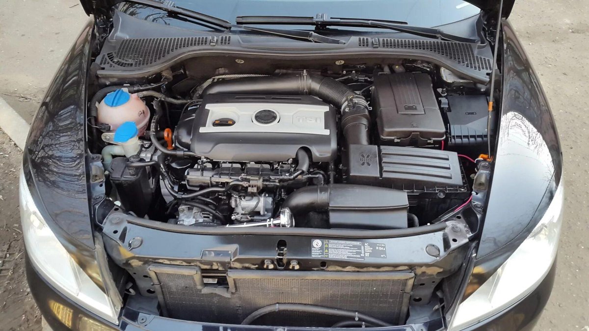 Подкапотное пространство Шкода Октавия а5