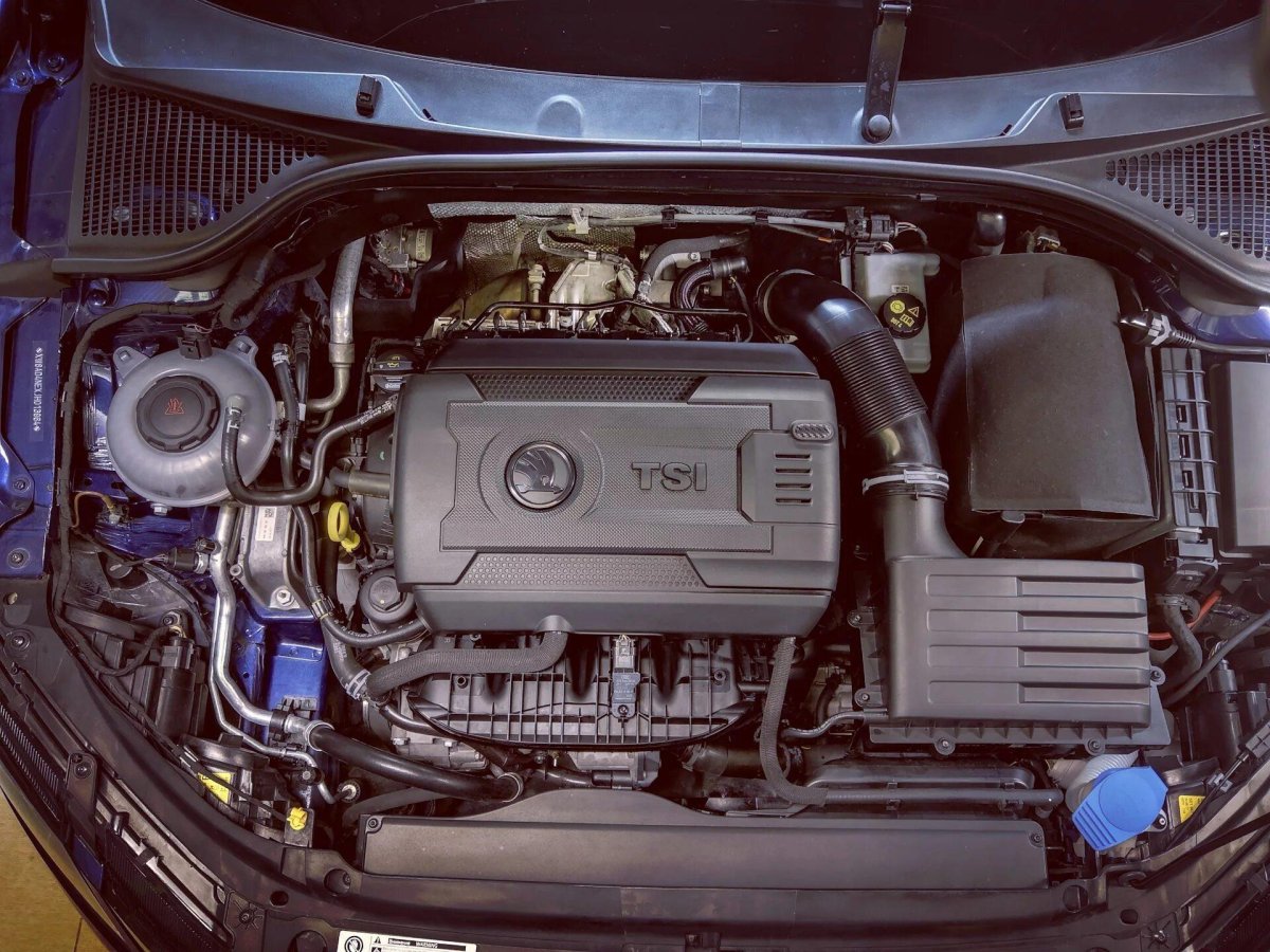 Под капотом Шкода Октавия а7 1.8 турбо