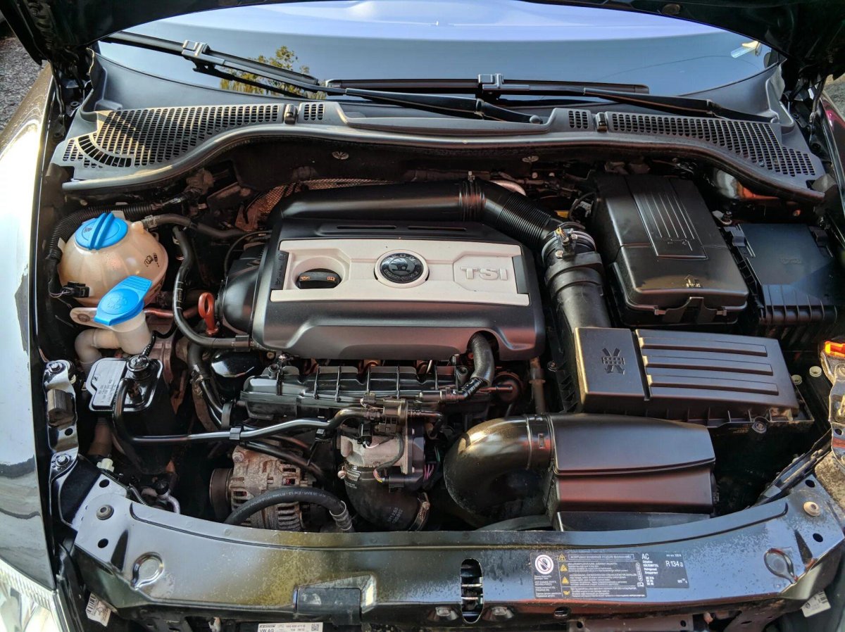 Шкода Октавия моторный отсек