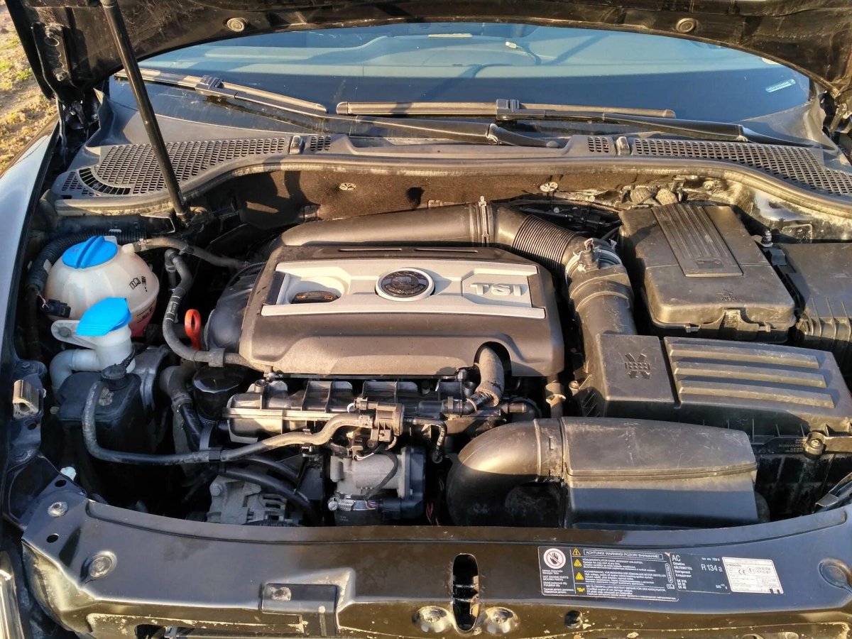 Шкода а5 1.6 моторный отсек