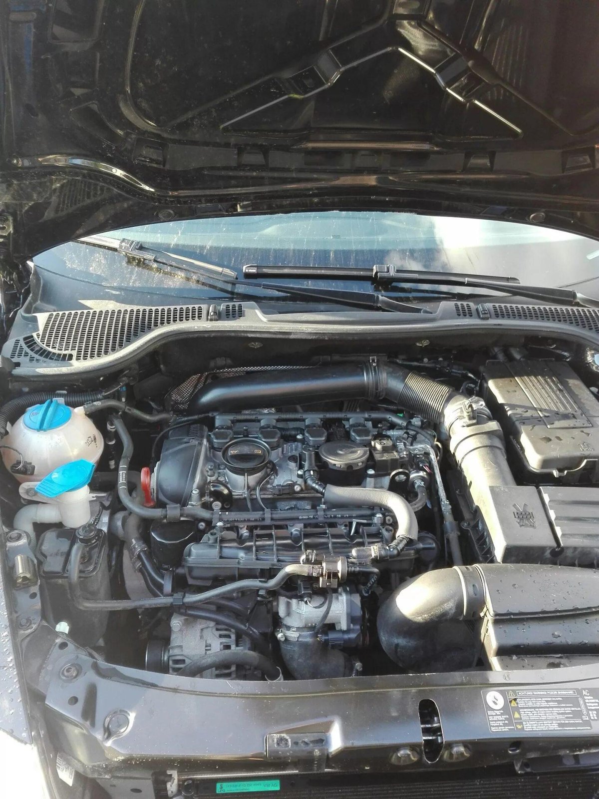 Октавия а5 1.8 подкапотное пространство