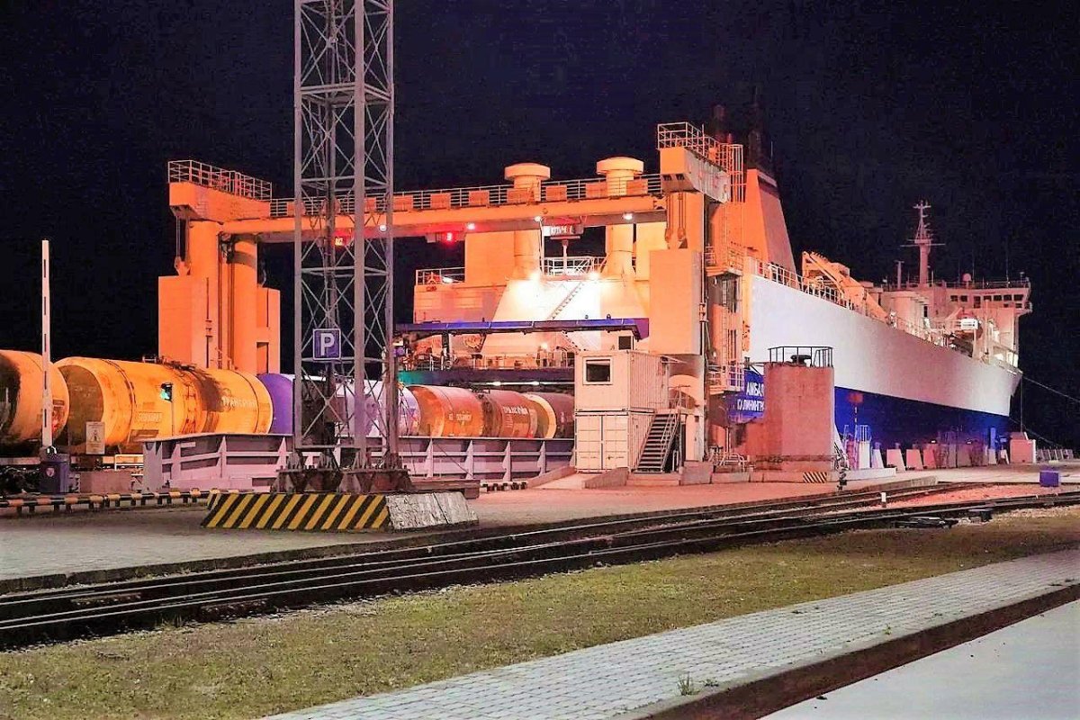 Линия Усть Луга Балтийск