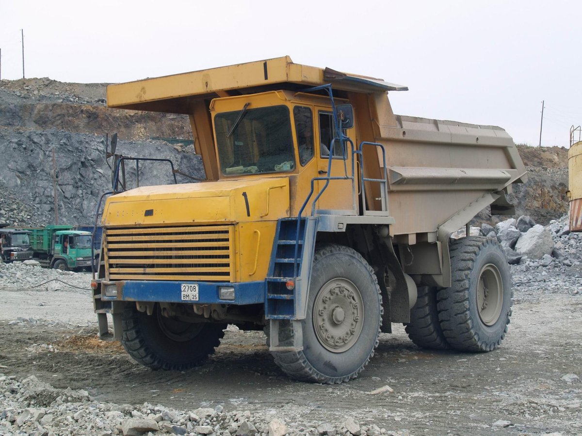 Самосвал БЕЛАЗ 7547