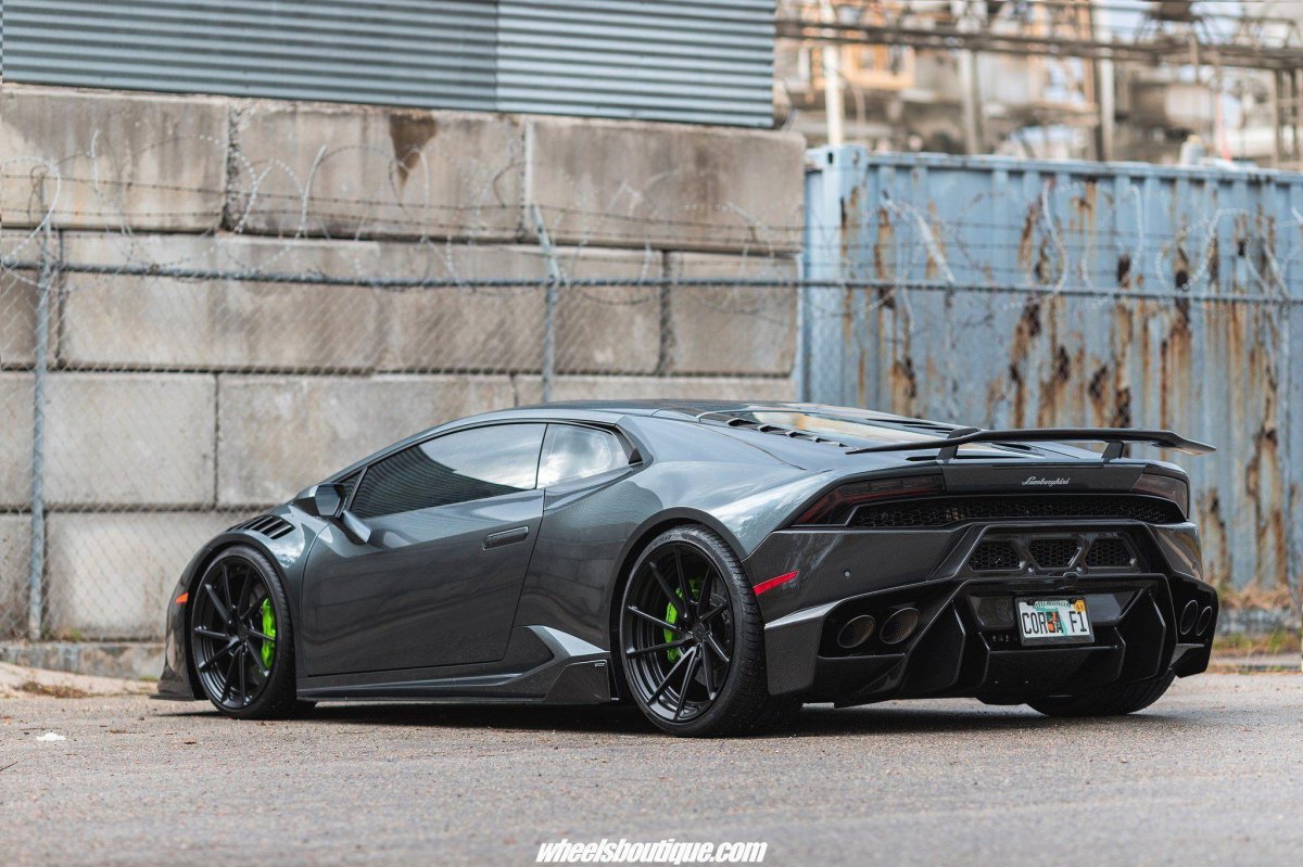 Ламборгини Хуракан в обвесе