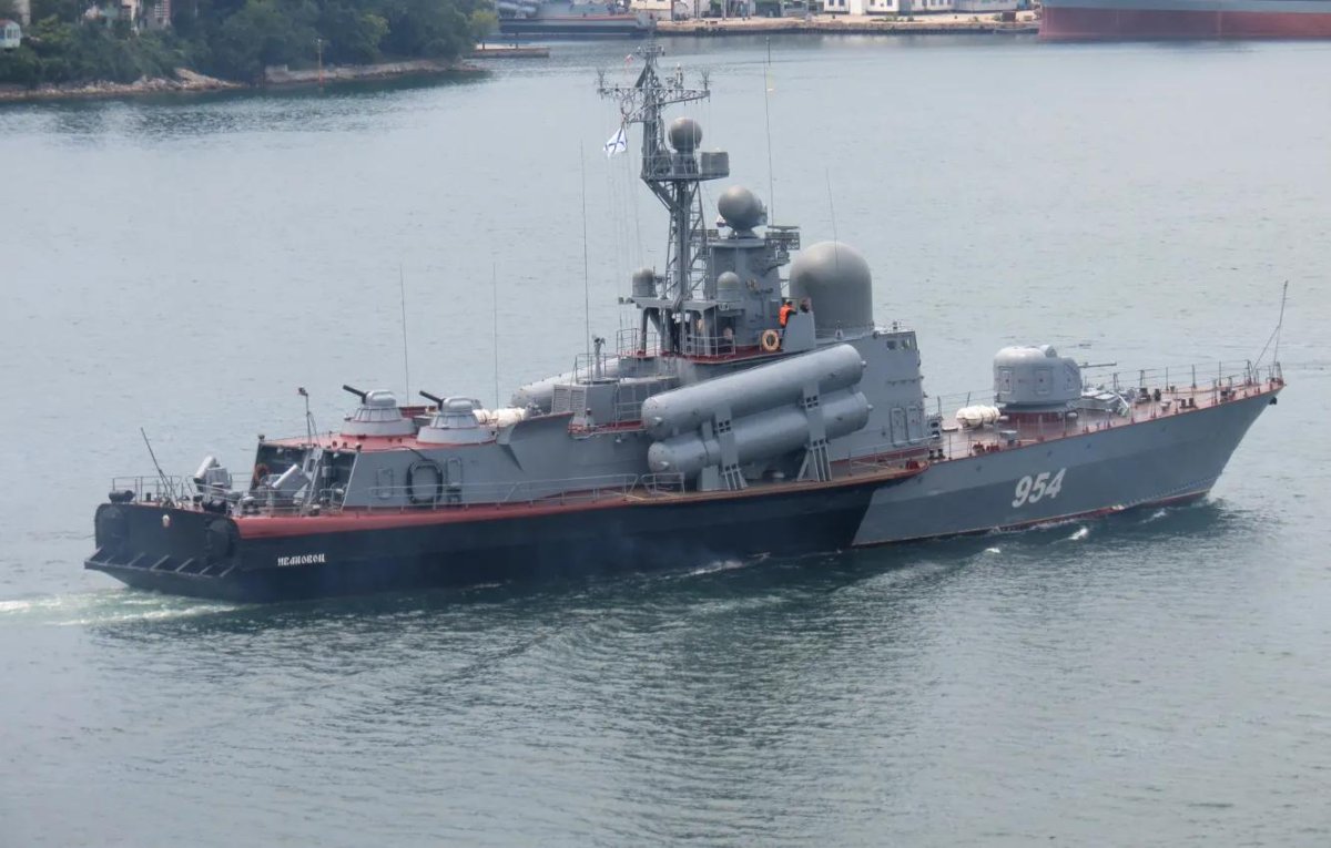 Ракетный катер молния 12411