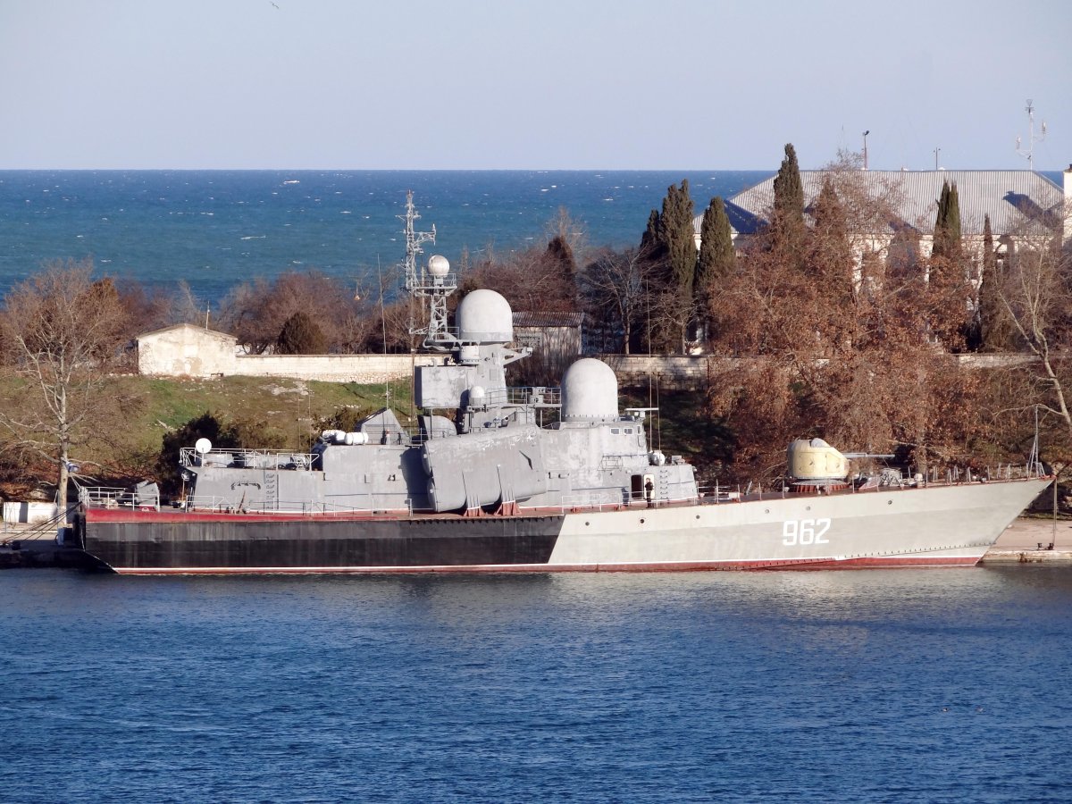 Ракетный катер молния 12411