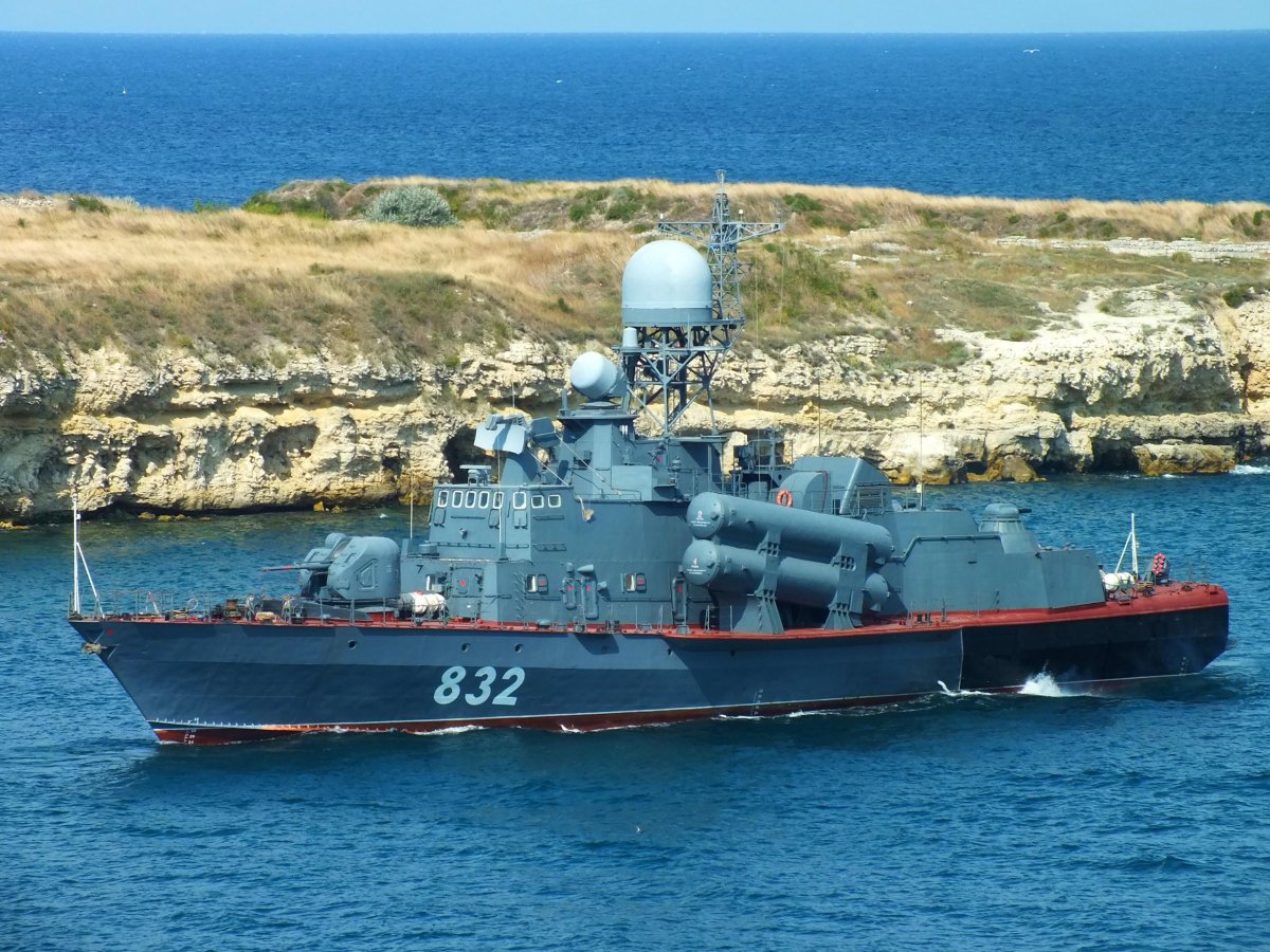 Ракетный катер молния 12411