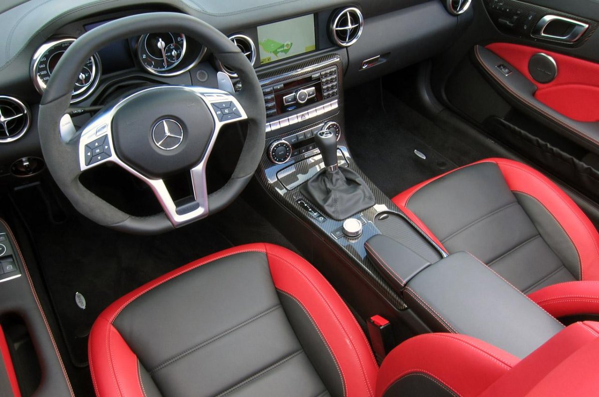 Mercedes SLK 55 AMG салон