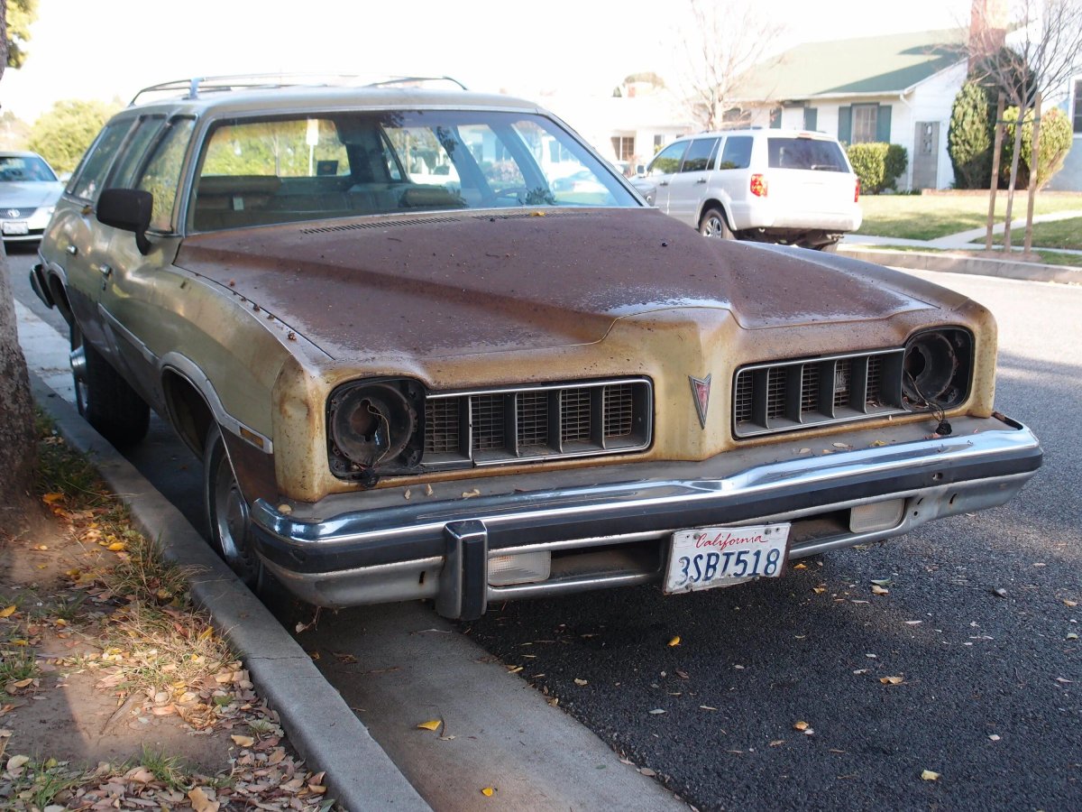 1974 Pontiac le mans Safari Wagon