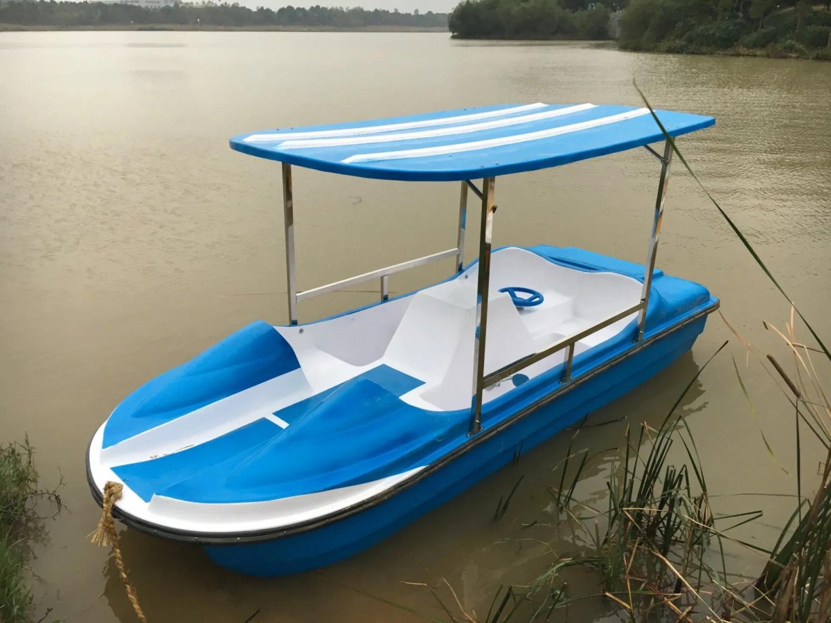 Катамаран педальный