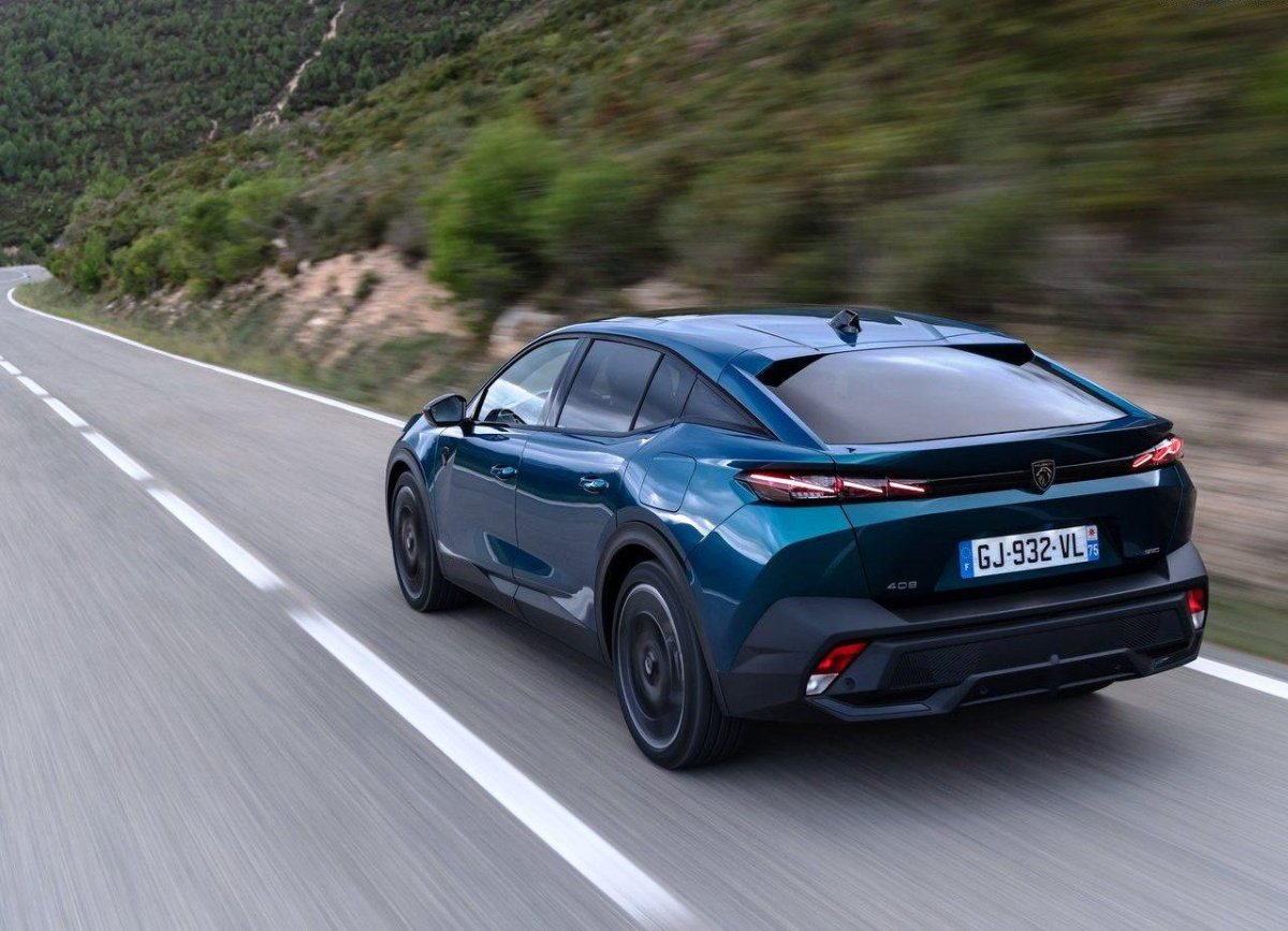 Peugeot 408 (Crossover)