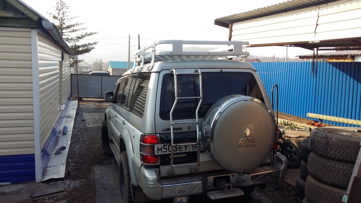 Багажник на Паджеро 2