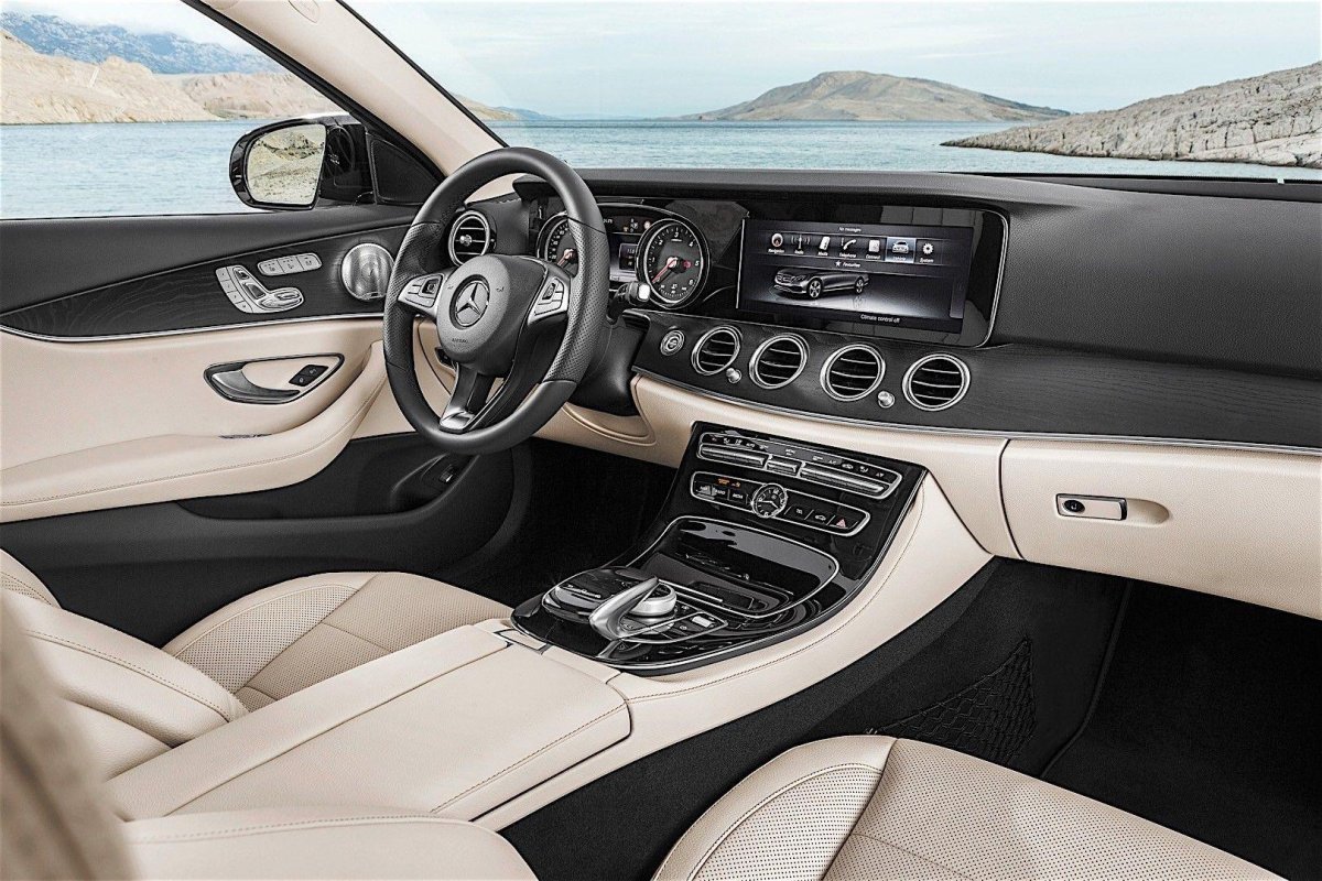 Мерседес Бенц w213