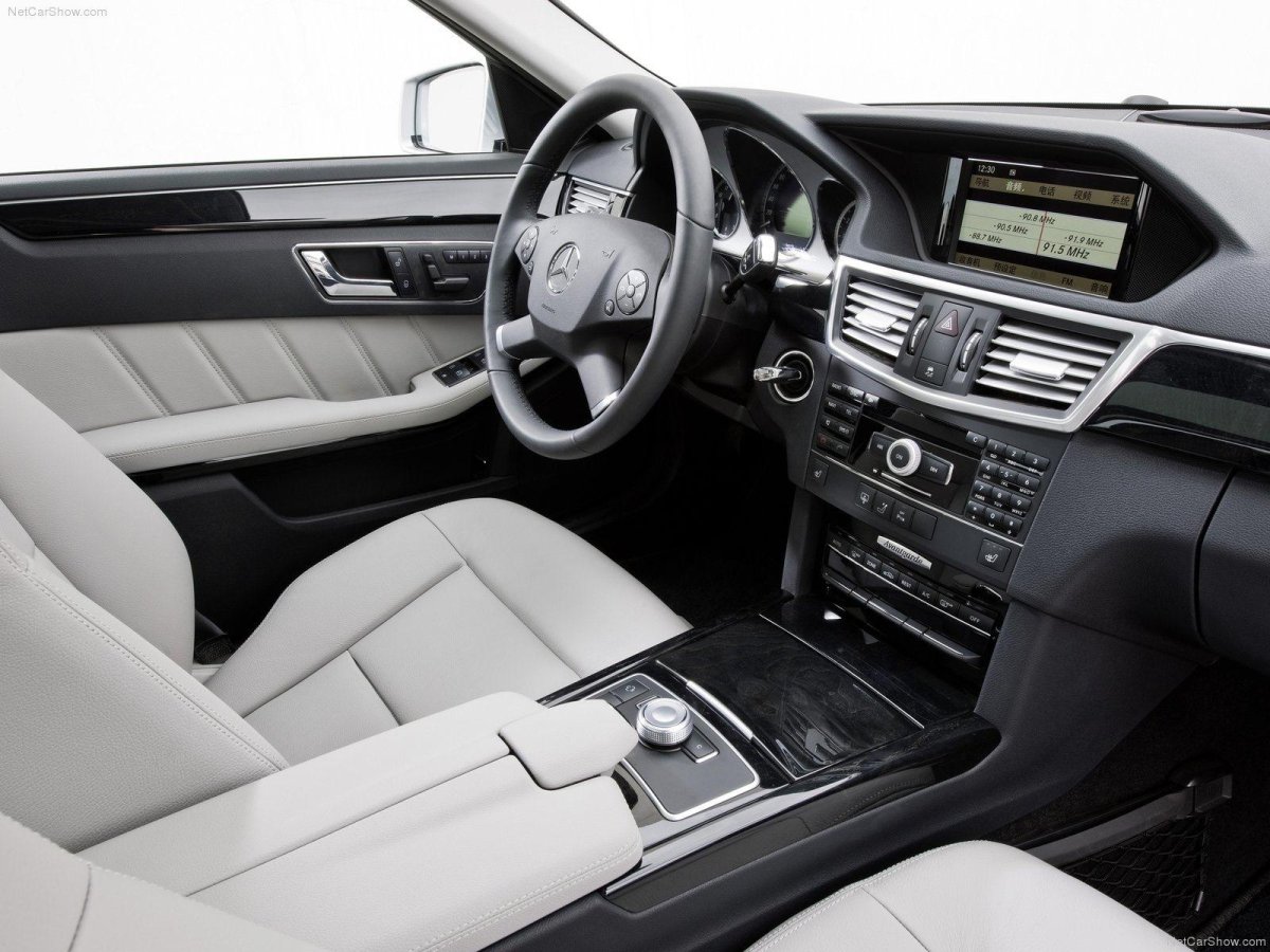 Mercedes Benz e class w212 2011 салон