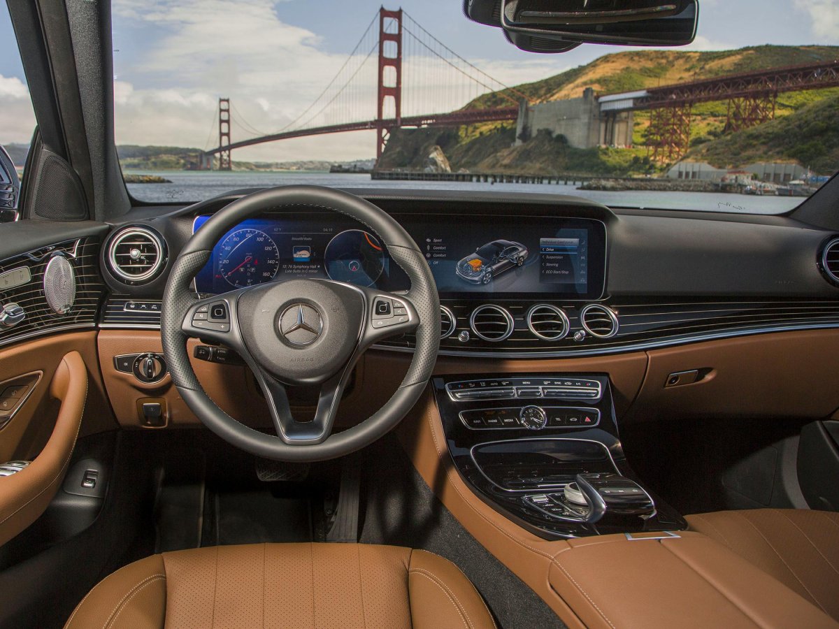 Мерседес-Бенц e300 2017