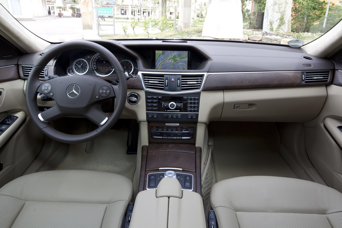 Mercedes Benz e class w212 2011
