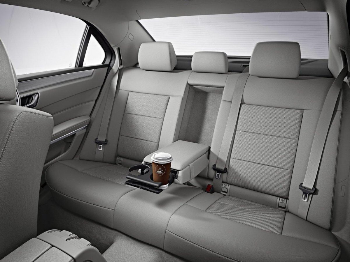 Мерседес w212 салон сзади