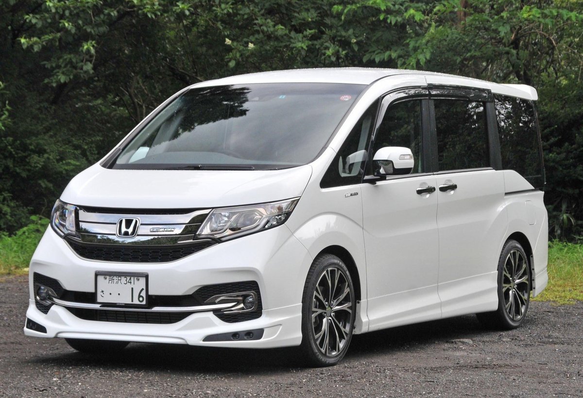 Honda Stepwgn 2015