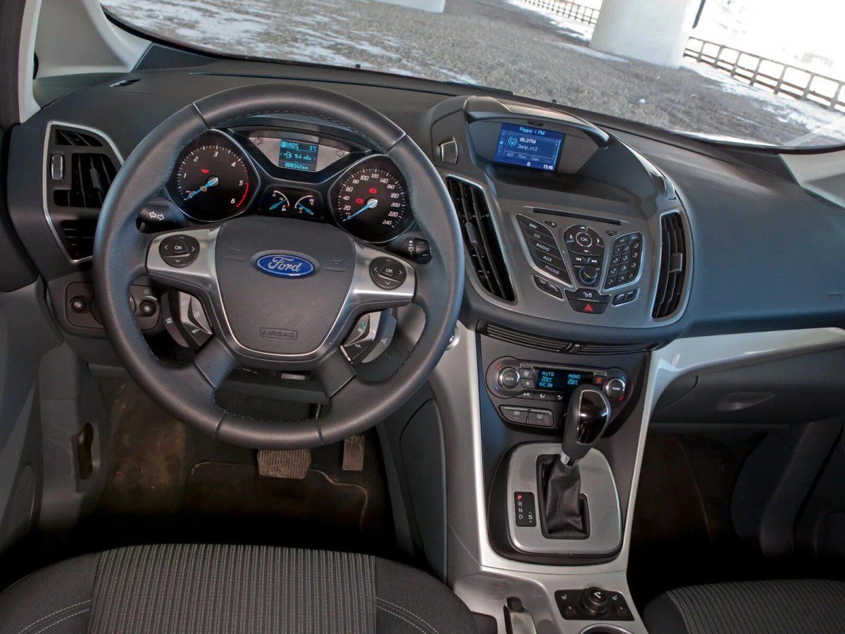 Ford Grand c-Max салон