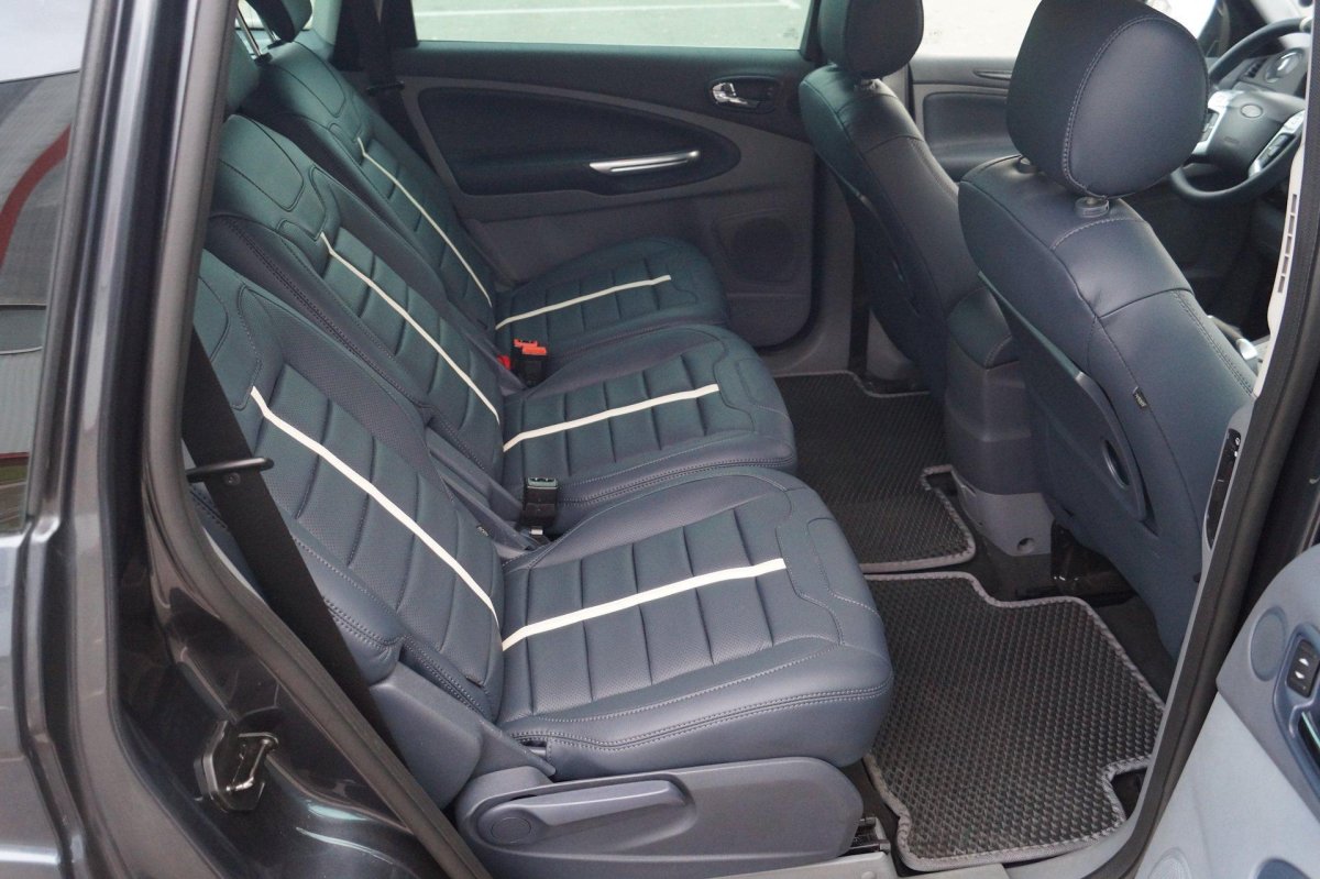 Ford s-Max 2008 салон сзади