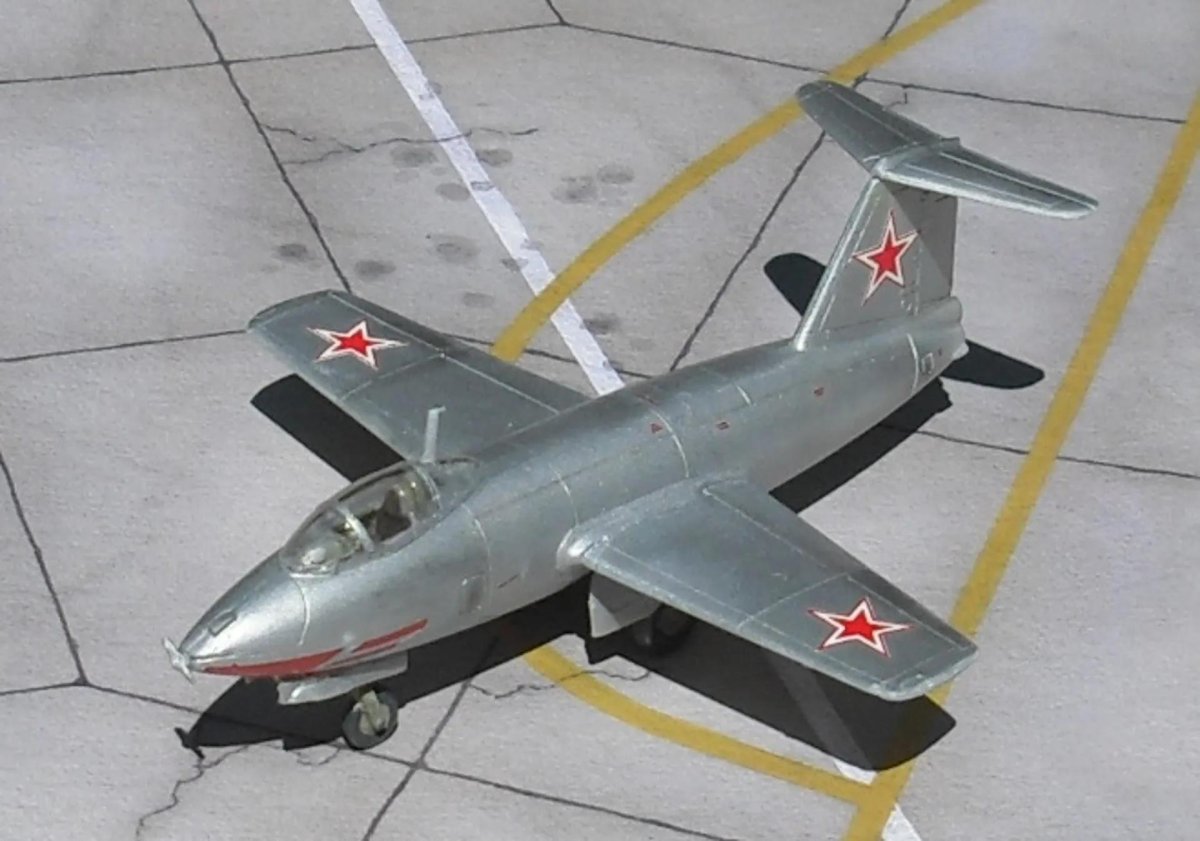 Истребитель-перехватчик и-270 ж