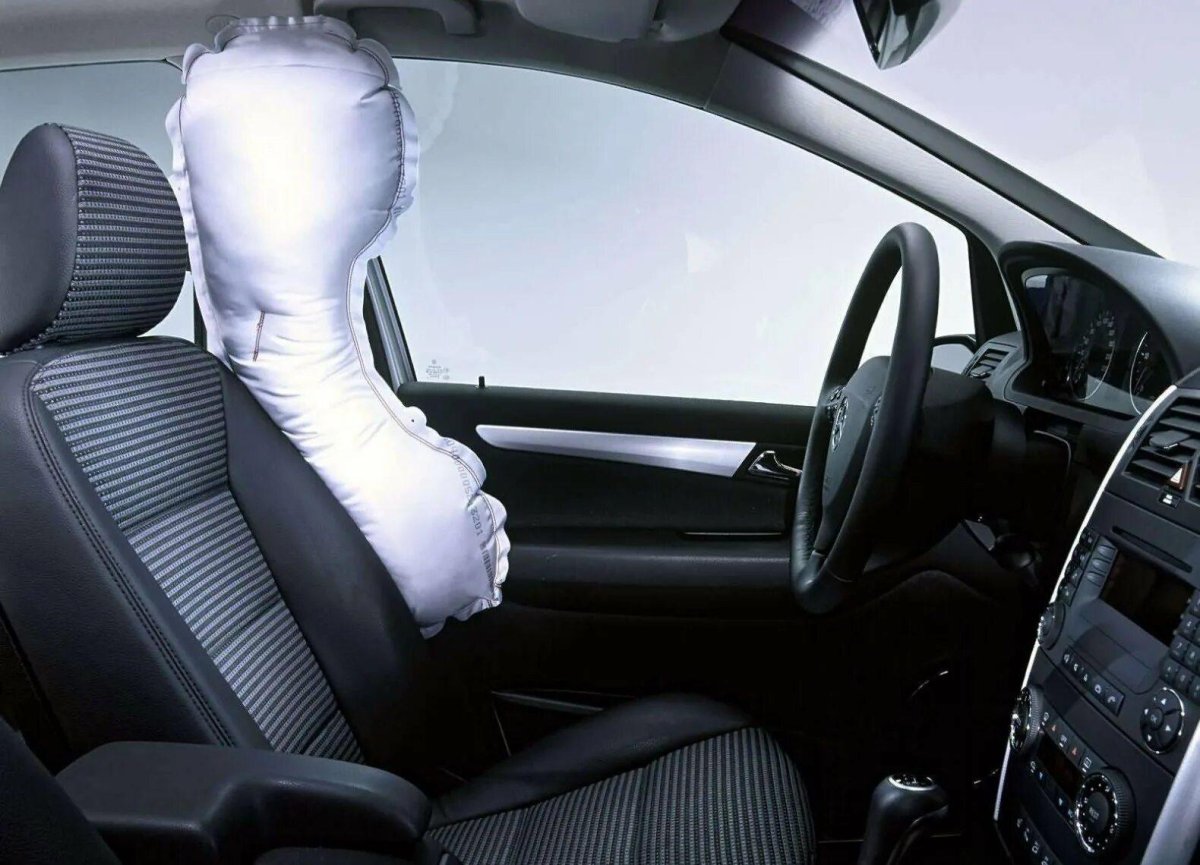 Мерседес Бенц airbag