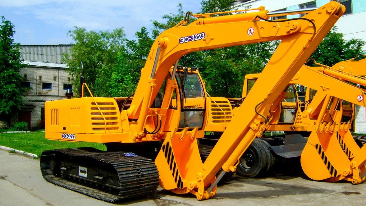 Амкодор ЭО-3223