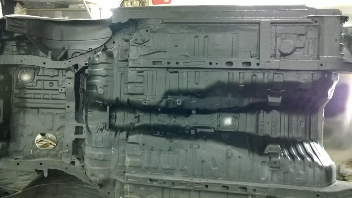 Mazda 3 BL днище