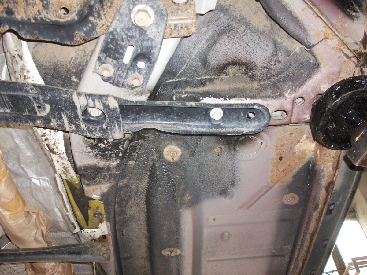 Mazda 3 BK антикор днища