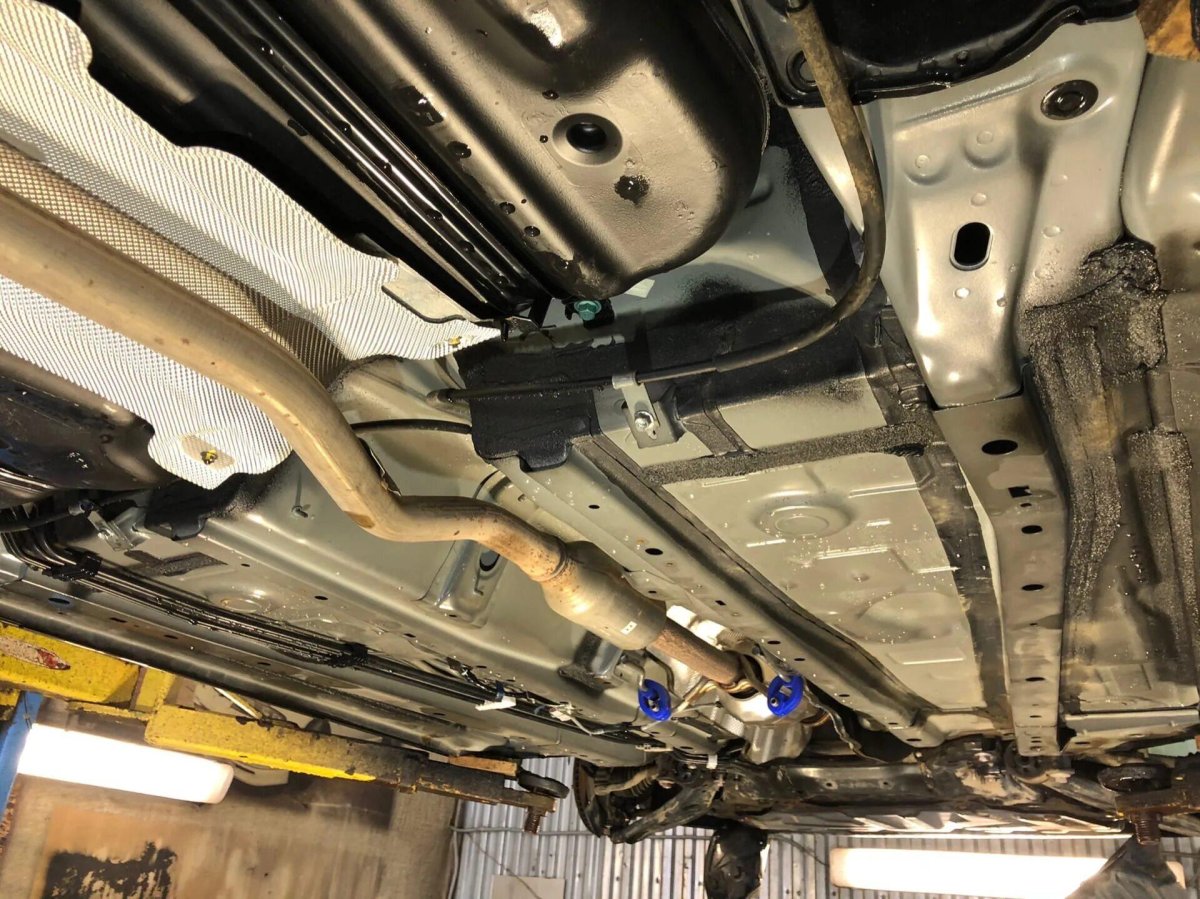 Mazda 6 GH днище