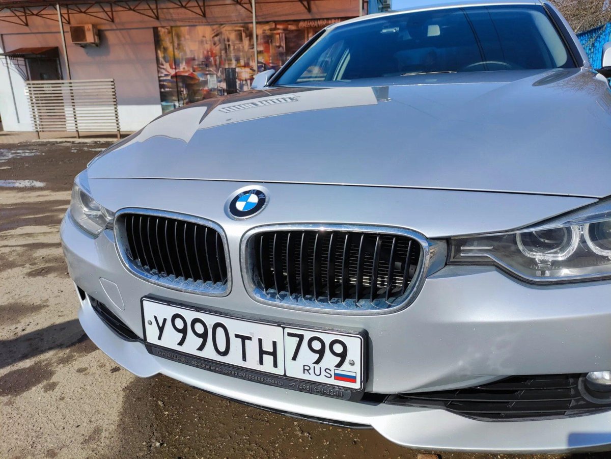 Серебристые ноздри БМВ