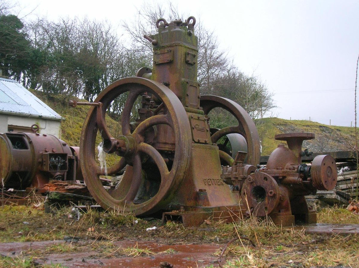 Старый двигатель