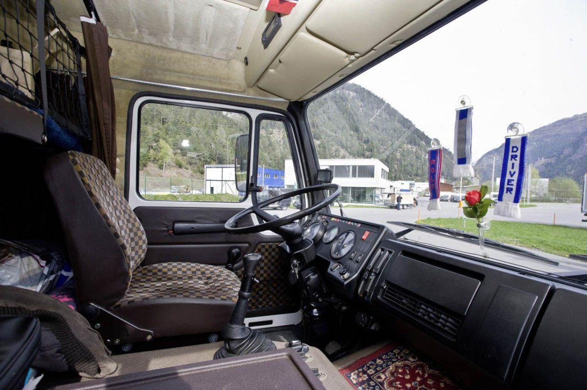 Мерседес 814 салон