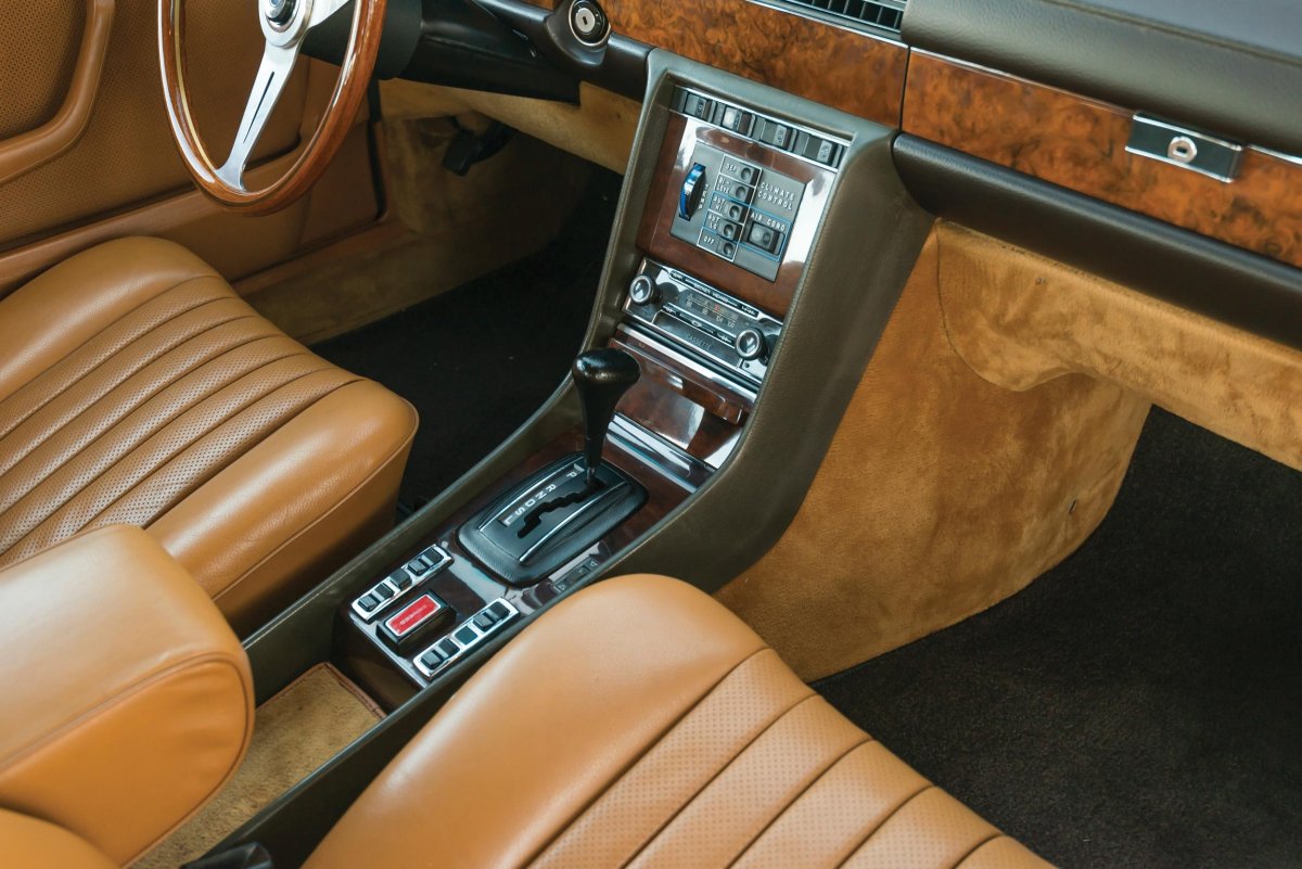 Mercedes Benz w116 450sel 6.9