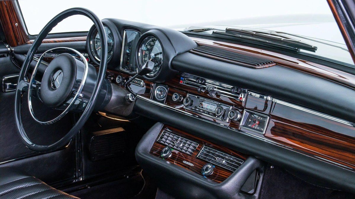 Мерседес-Бенц 280se 3.5 салон