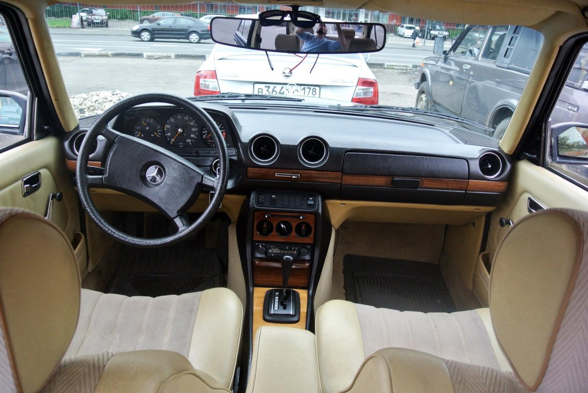 Mercedes w123 салон