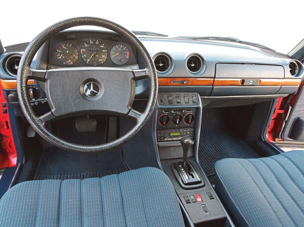 Mercedes w123 Interior