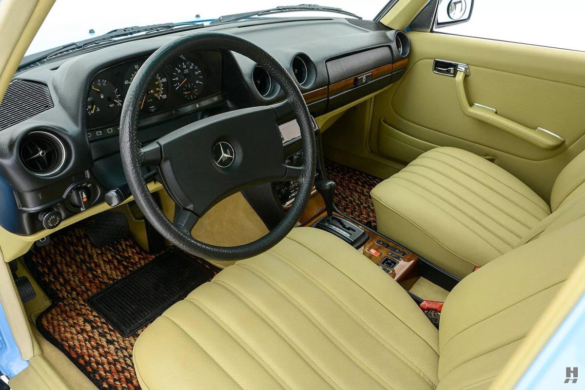 Mercedes-Benz w123 салон