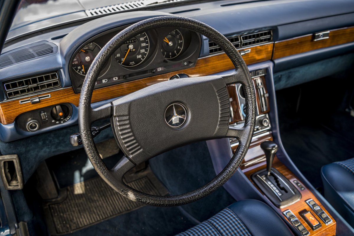 Mercedes w116 Interior
