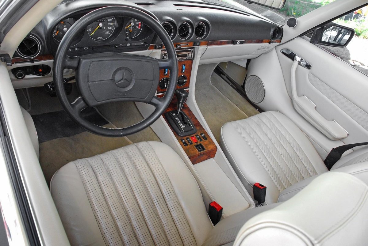 Mercedes SL r107 салон