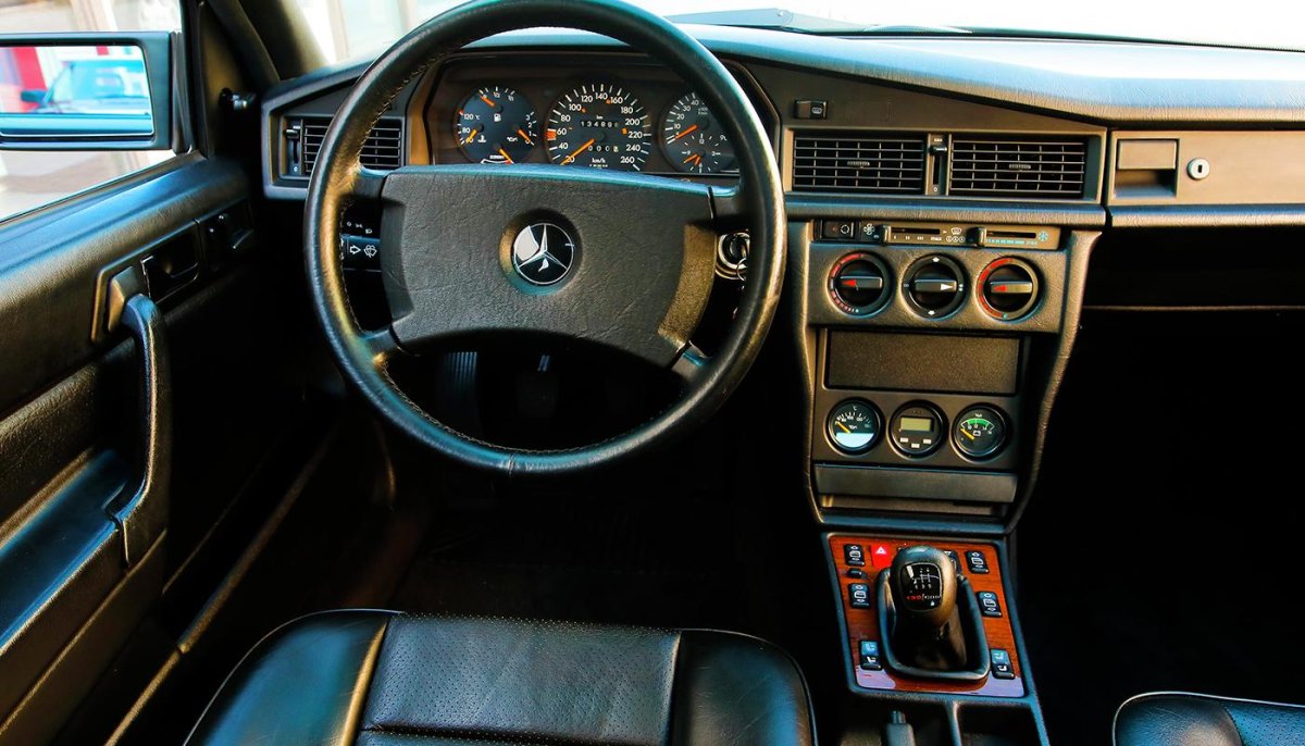 Мерседес 190 салон