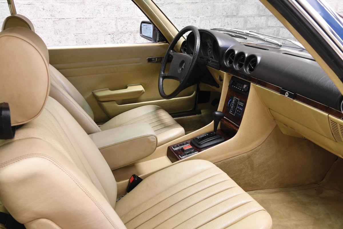 Mercedes 450 SLC салон