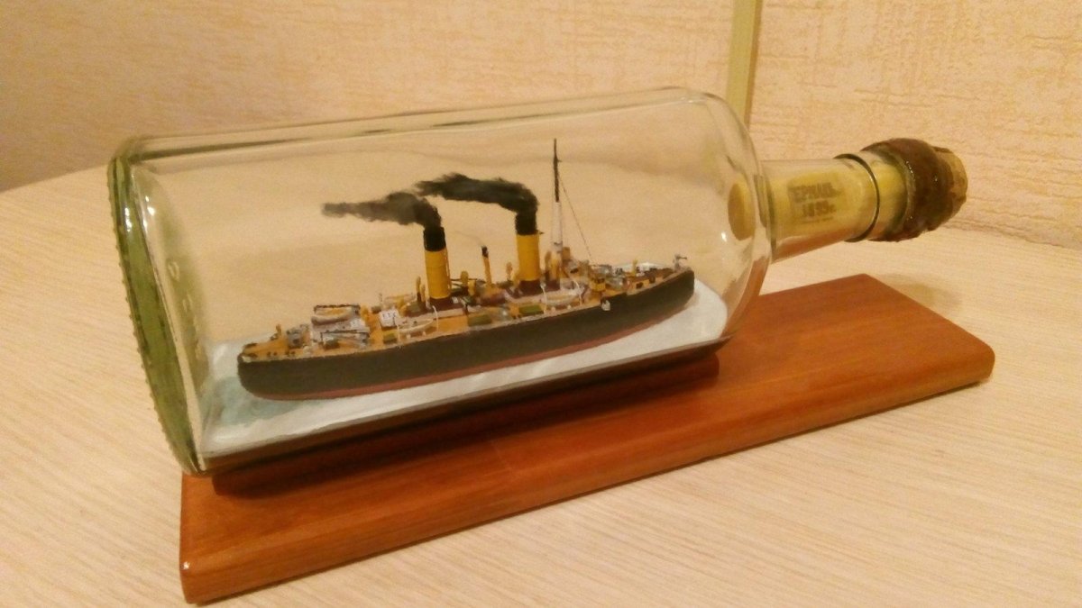 Кораблик в бутылке